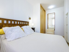 3 chambres, fer et planche à repasser, lit parapluie, Wi-Fi gratuit