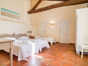 4 soverom, reiseseng for barn og wi-fi (inkludert)