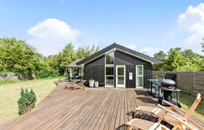 Outdoor dining - Stunning home in Gilleleje with sauna (Gilleleje)