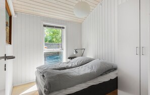 3 bedrooms, travel cot, free WiFi - Stunning home in Gilleleje with sauna (Gilleleje)