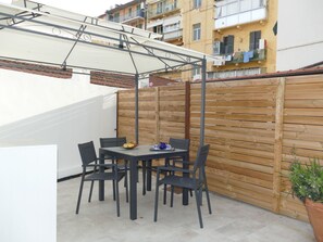 Outdoor dining - Cosy apartment for 2 people with A/C, WIFI, TV and terrace (Sanremo)