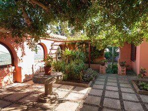 Terrace/patio - Wonderful private villa for 10 people with private pool and TV (Santa Brígida)