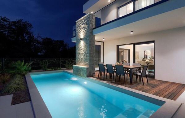 Indoor pool - Awesome home in Basanija with kitchen (Basanija)