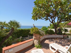 Terrace/patio - Stunning private villa for 4 guests with A/C, WIFI, TV, terrace and pets allowed (Syracuse)
