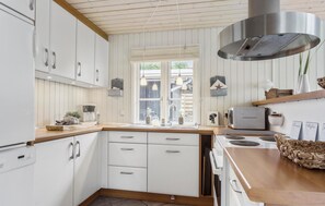 Fridge, stovetop, dishwasher, coffee/tea maker - 3 bedroom awesome home in Haderslev (Haderslev)