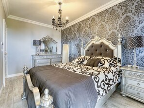 4 Schlafzimmer, Bügeleisen/Bügelbrett, kostenloses WLAN