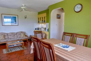 Apartment, 2 Bedrooms, Balcony, Garden View | Dining room - Prospect #1 - by Zenbreak (Prospect)