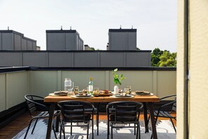 屋外ダイニングエリア