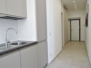 Interior - Beautiful apartment for 6 people with A/C, TV, balcony and pets allowed (Formia)