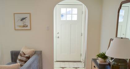 Charming Home Away From Home!