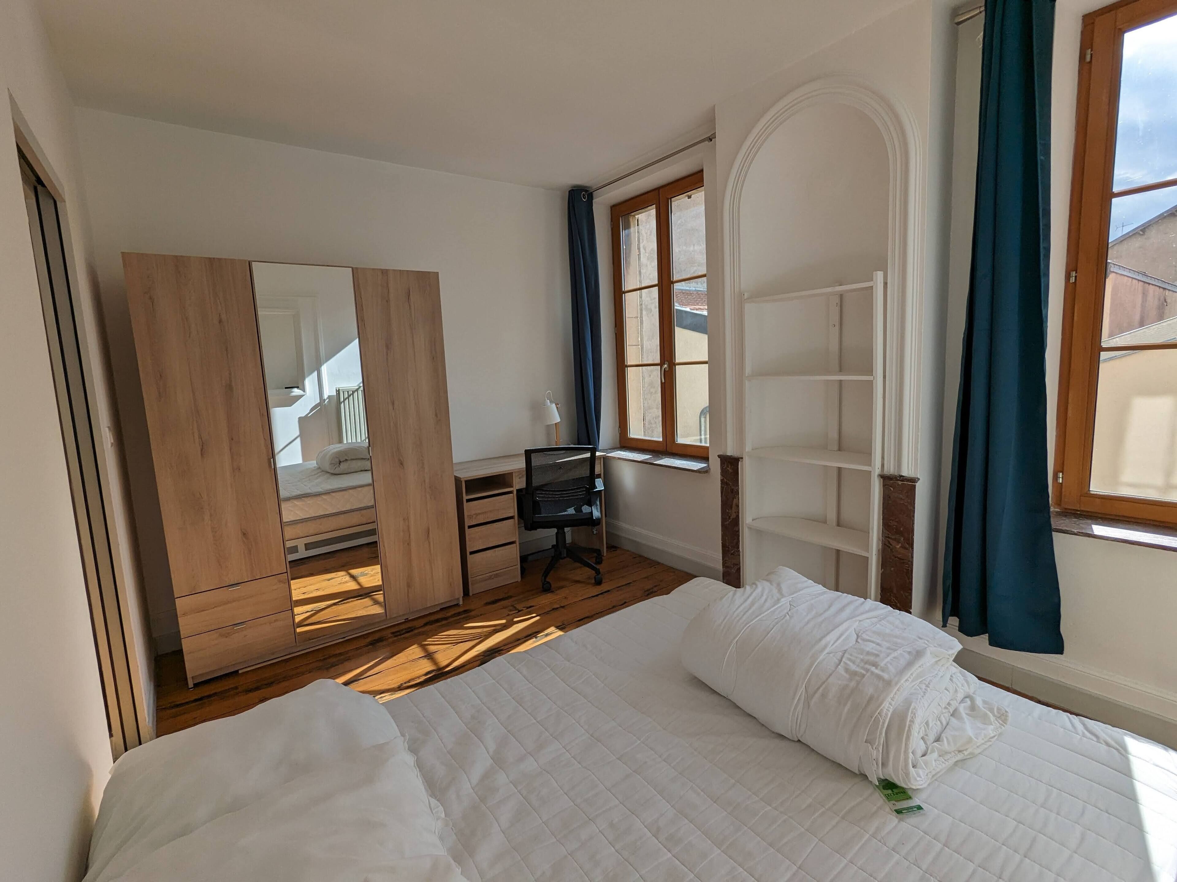 2 chambres, bureau, Wi-Fi gratuit, draps fournis