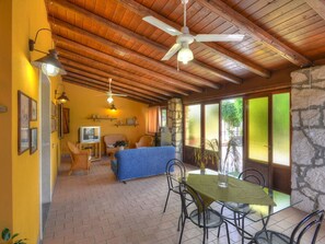 Interior - Stunning private villa with private pool, A/C, WIFI, TV, patio, pets allowed and panoramic view (Solarino)