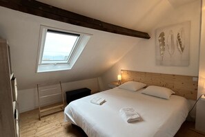 1 bedroom, WiFi, bed sheets