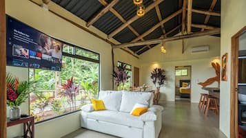 Family Cabin | Living area