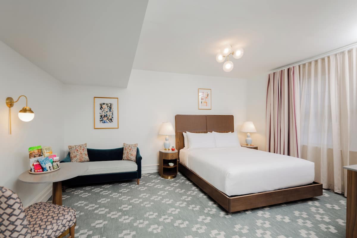 1 bedroom, hypo-allergenic bedding, minibar, in-room safe