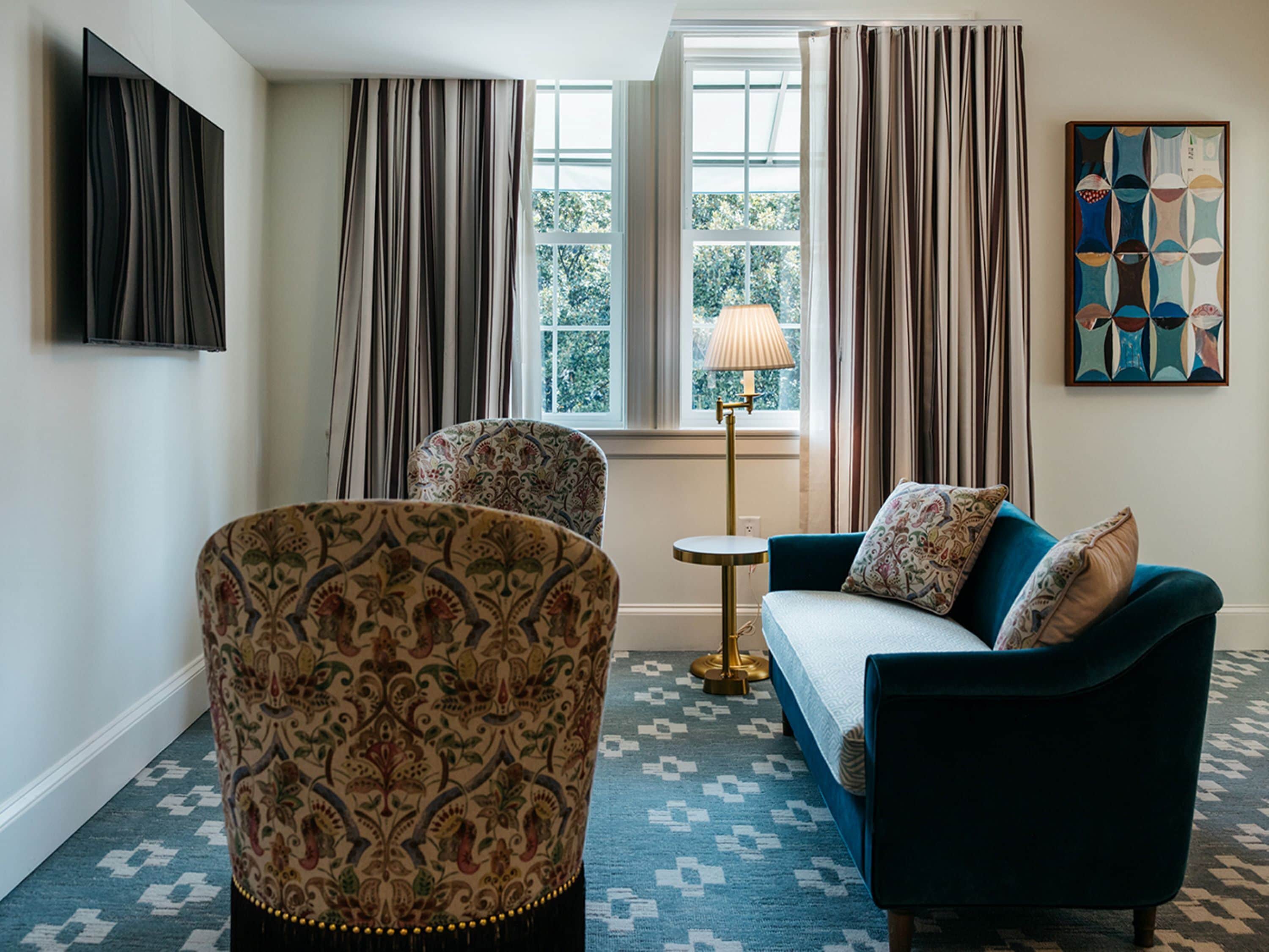 Suite (Mosaic) | Hypo-allergenic bedding, minibar, in-room safe, laptop workspace