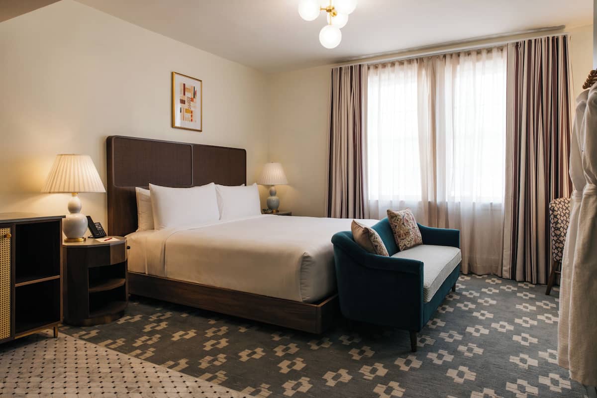 1 bedroom, hypo-allergenic bedding, minibar, in-room safe