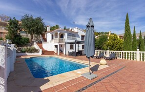 Pool - Gorgeous home in Orba (Orba)
