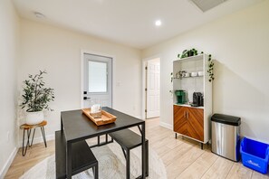 Dining - Modern Naples Duplex Home ~ 6 Mi to Beach! (Naples)