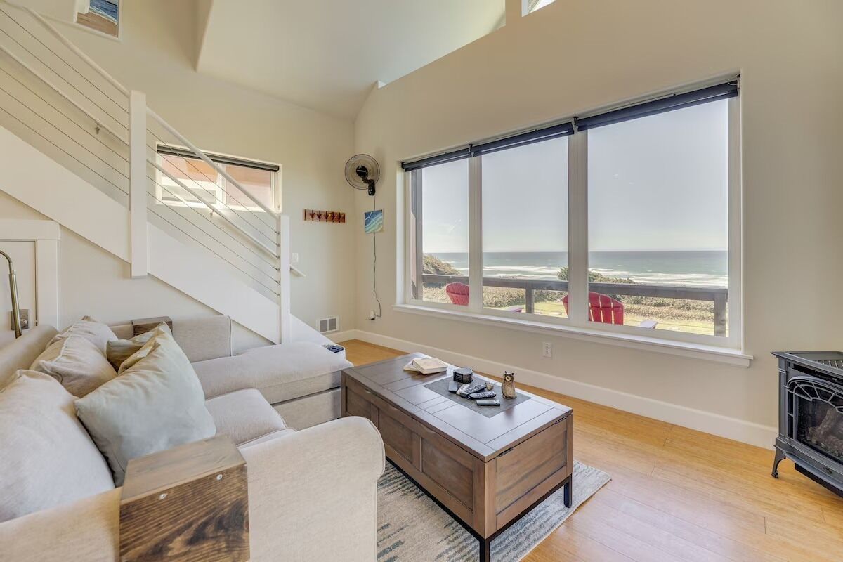 Smart TV, fireplace, computer monitors