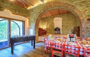Dining - Stunning home in Arezzo with kitchen (Arezzo)