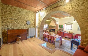 Interior - Amazing home in Arezzo (Arezzo)