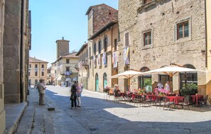 Outdoor dining - Amazing home in Arezzo (Arezzo)