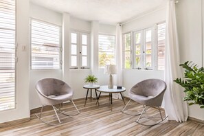 Interior - Contemporary Family-Sized Retreat: Minutes from Airport & Beaches (Carolina)