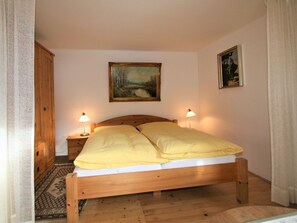 2 Schlafzimmer, Reisekinderbett, kostenloses WLAN
