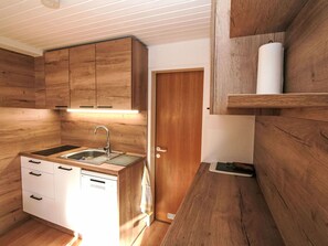 Microwave, dishwasher, toaster, high chair - Nice apartment for 4 people with TV, patio and pets allowed (Axams)