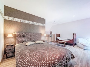 1 chambre, lit parapluie, draps fournis