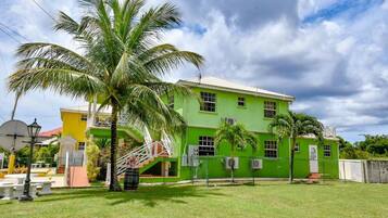 Apartment, 3 Bedrooms, Balcony, Garden View | Exterior