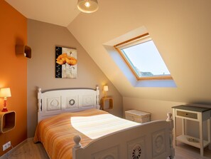 3 slaapkamers, een strijkplank/strijkijzer, reisbedje, gratis wifi