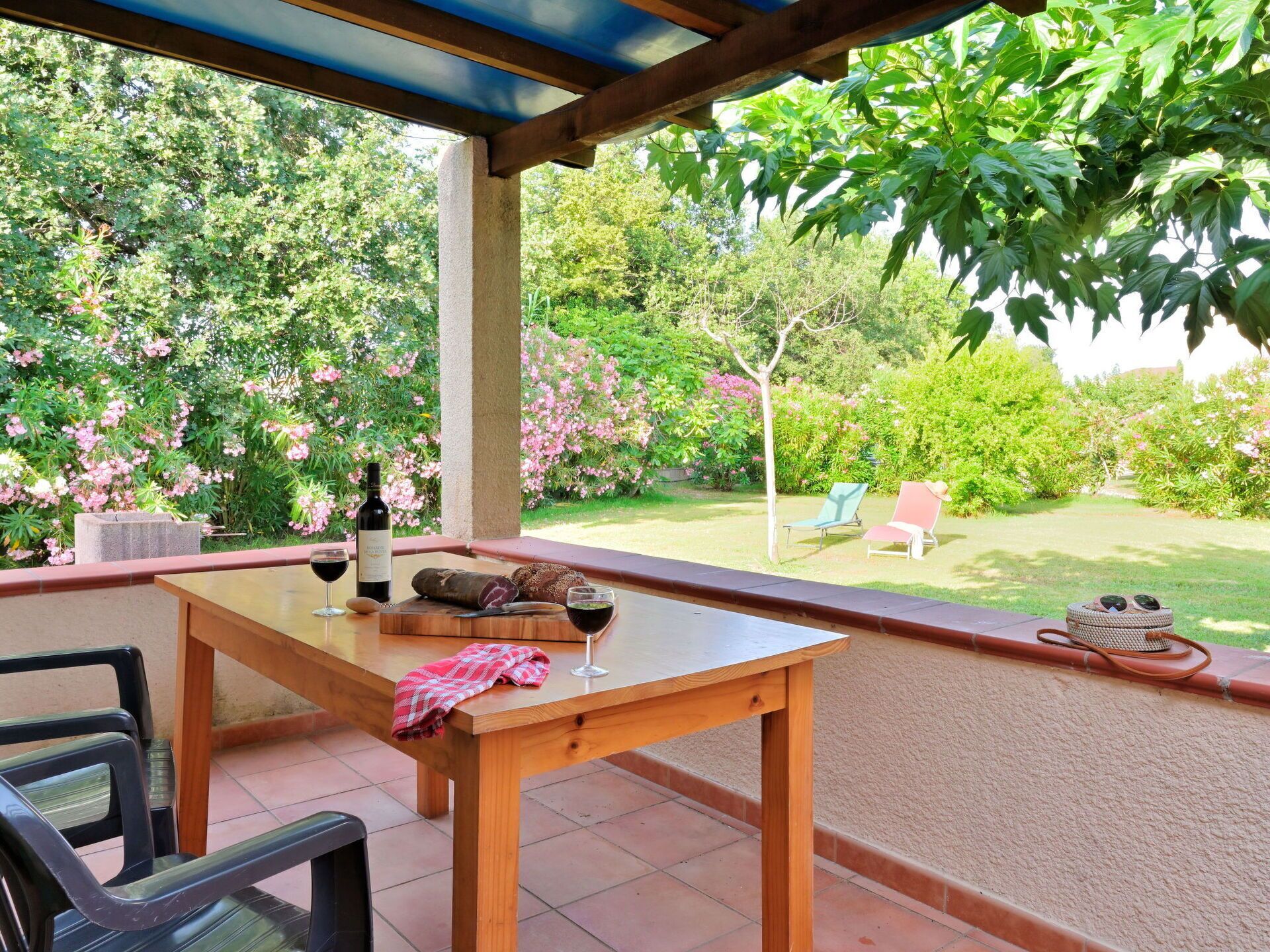 Table, Plant, Property, Furniture, Wood, Interior Design, Tree, Outdoor Furniture, Shade, Outdoor Table