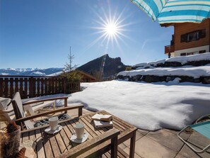 Unclassified image, 5 of 33, button