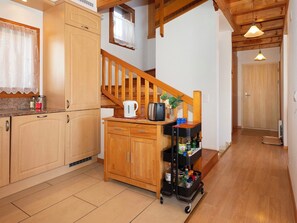 Unclassified image, 3 of 33, button