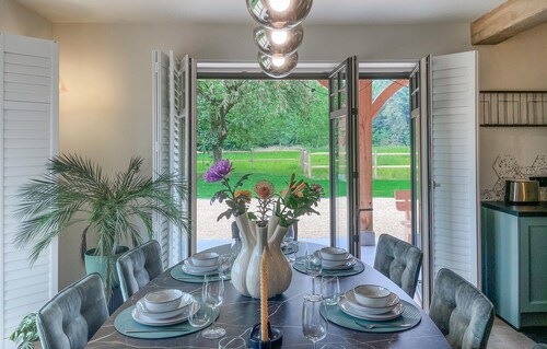 4 bedroom awesome home in Helchteren