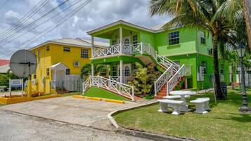 Apartemen, 3 kamar tidur, balkon, pemandangan kebun | Eksterior