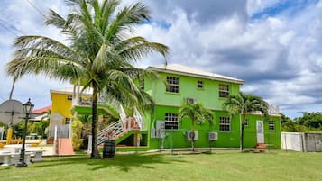 Apartment, 3 Bedrooms, Balcony, Garden View | Bathroom