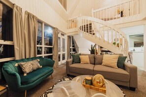 TV, video games - Comfortable 2BR w/ Hot Tub | Close to Airport (Christchurch)