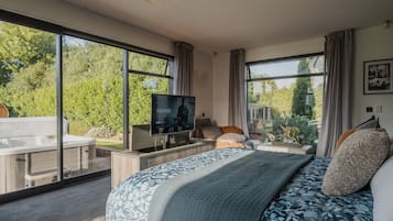 5 chambres, fer et planche à repasser, Wi-Fi, draps fournis
