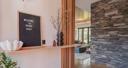 Luxury 5BR Home • Sauna • Hot Tub • Parking