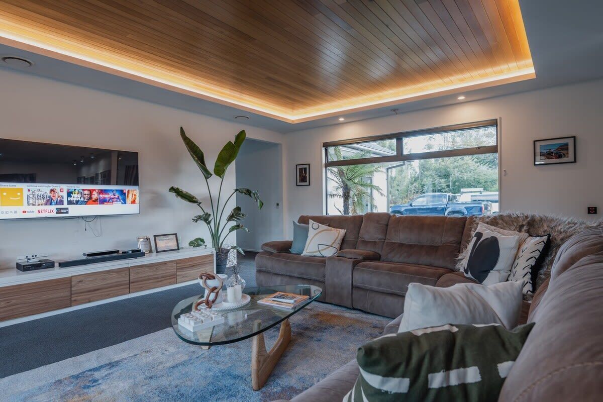 TV, fireplace, video games