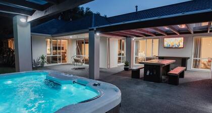 Hidden Gem of Christchurch - Sleeps 13