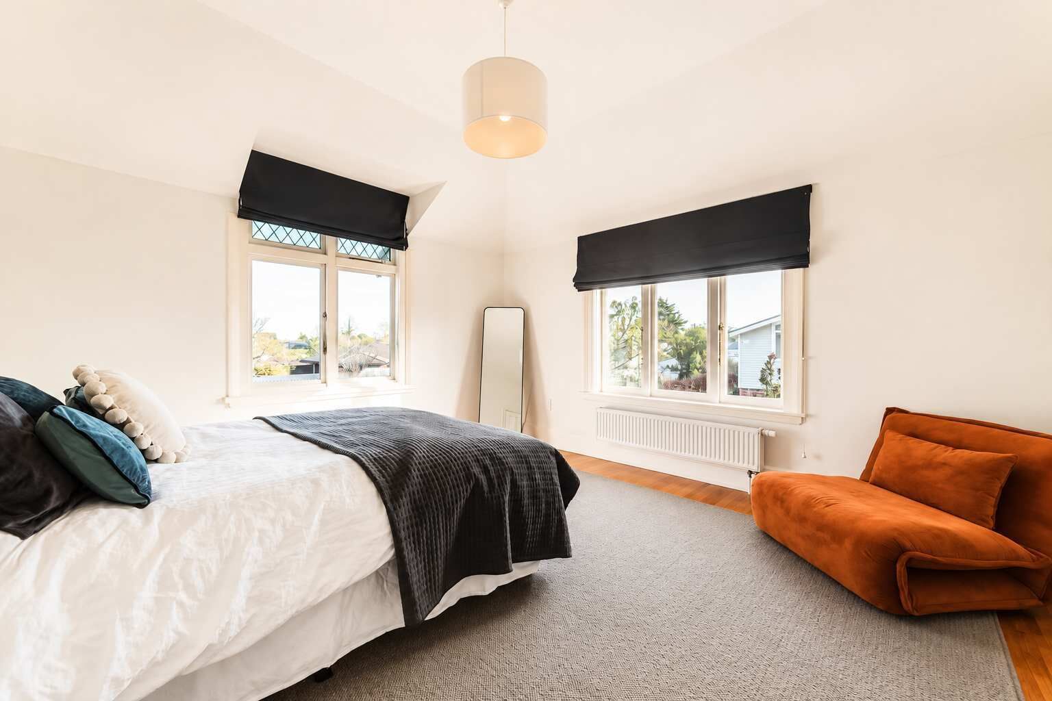 6 bedrooms, iron/ironing board, WiFi, bed sheets