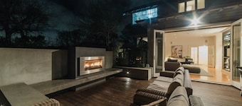 Bel Air Mansion - Sleeps 12 Villa