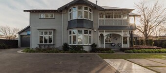 Bel Air Mansion - Sleeps 12 Villa