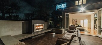 Bel Air Mansion - Sleeps 12 Villa