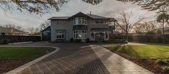 Bel Air Mansion - Sleeps 12 Villa