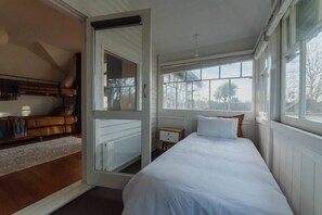 6 Schlafzimmer, Bügeleisen/Bügelbrett, WLAN, Bettwäsche